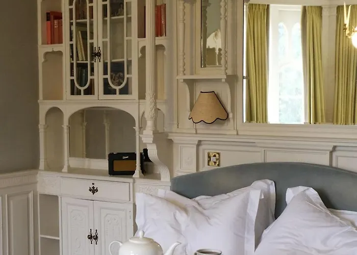 Best Last Minute Hotels in Windsor